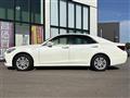 2015 Toyota Crown Hybrid