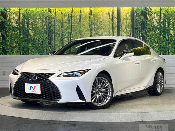 2020 Lexus IS
