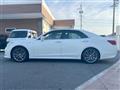 2013 Toyota Crown Hybrid