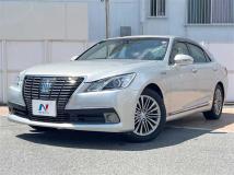 2014 Toyota Crown Hybrid