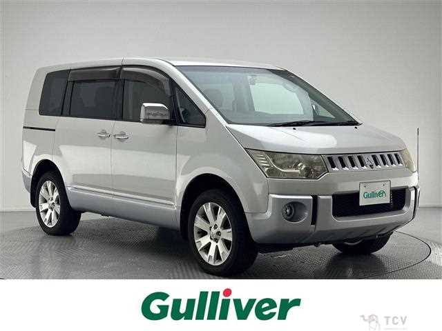2012 Mitsubishi Delica D5