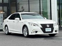 2014 Toyota Crown Hybrid