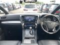 2018 Toyota Alphard Hybrid