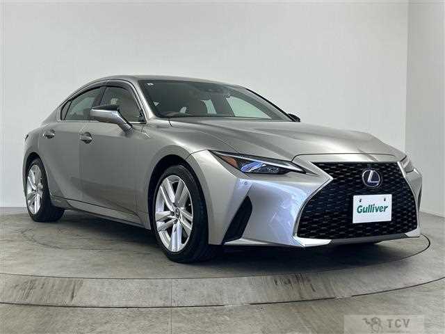 2021 Lexus IS