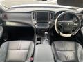 2013 Toyota Crown Hybrid
