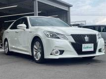 2013 Toyota Crown Hybrid