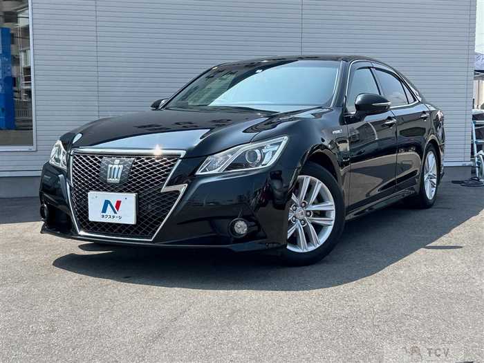 2013 Toyota Crown Hybrid