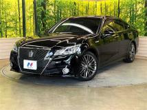2013 Toyota Crown Hybrid