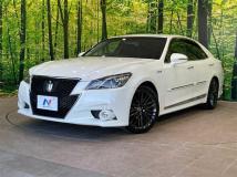 2014 Toyota Crown Hybrid