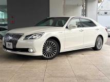2014 Toyota Crown Majesta