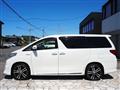 2013 Toyota Alphard Hybrid