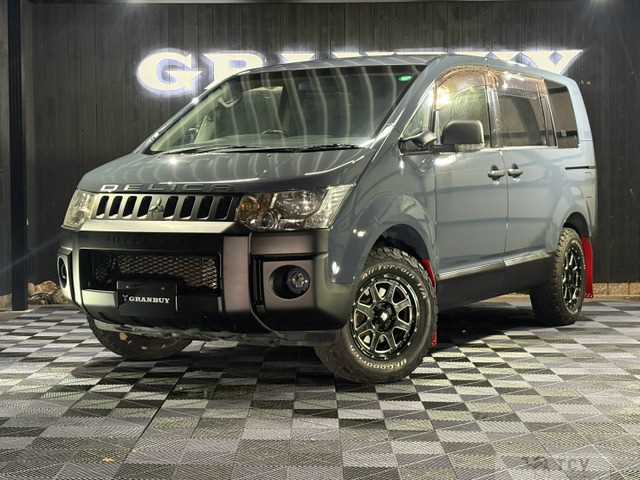 2014 Mitsubishi Delica D5
