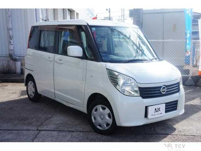 2011 Nissan ROOX