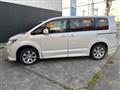 2014 Mitsubishi Delica D5