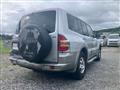 2000 Mitsubishi Pajero