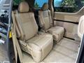 2013 Toyota Alphard Hybrid