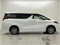 2022 Toyota Alphard Hybrid