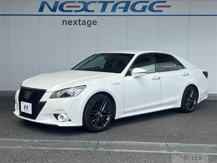 2015 Toyota Crown Hybrid