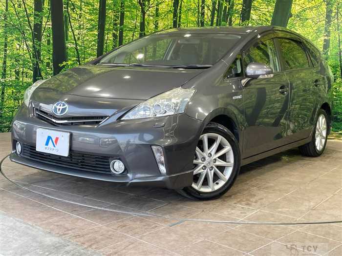 2013 Toyota PRIUS α
