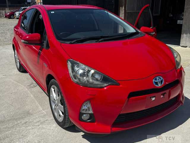 2013 Toyota AQUA