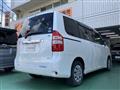 2010 Toyota Noah