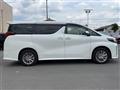 2022 Toyota Alphard Hybrid