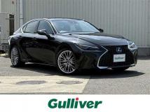 2021 Lexus IS