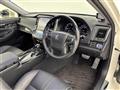 2013 Toyota Crown Hybrid