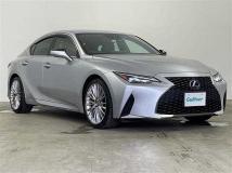 2021 Lexus IS