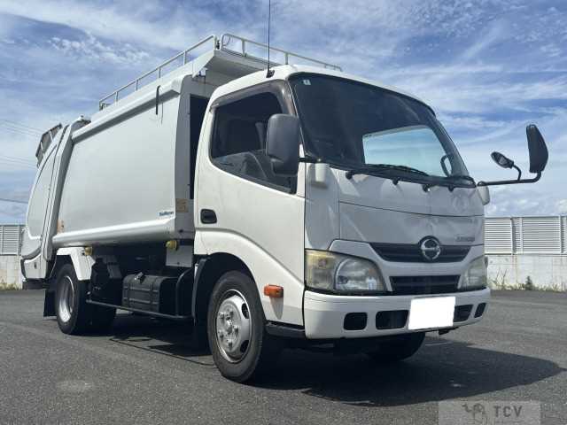 2011 Hino Dutro