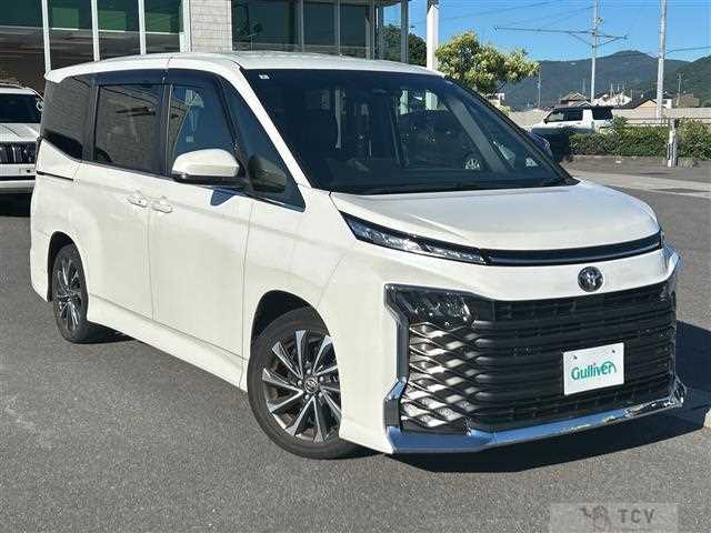 2022 Toyota Voxy