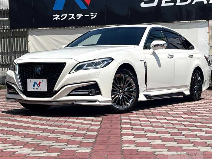 2019 Toyota Crown Hybrid