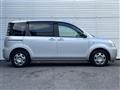 2005 Toyota Sienta