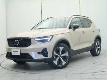 2025 Volvo XC40