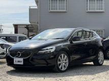 2017 Volvo V40