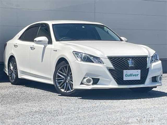 2013 Toyota Crown Hybrid