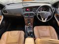 2017 Volvo V40