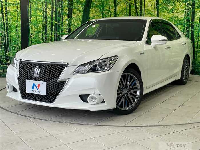 2014 Toyota Crown Hybrid