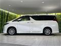 2022 Toyota Alphard Hybrid