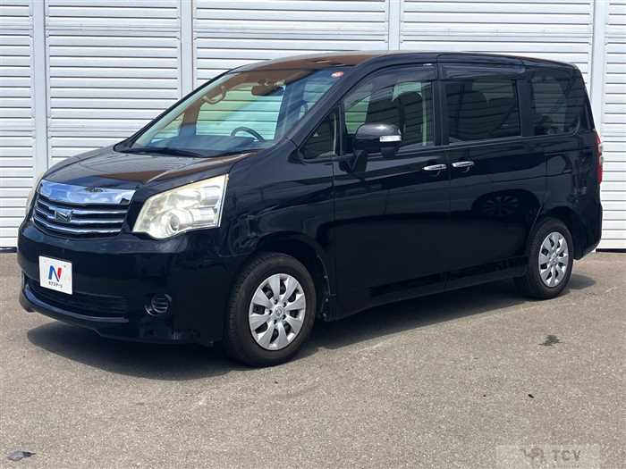 2013 Toyota Noah