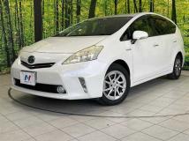 2013 Toyota PRIUS α