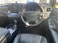 2017 Toyota Crown Hybrid