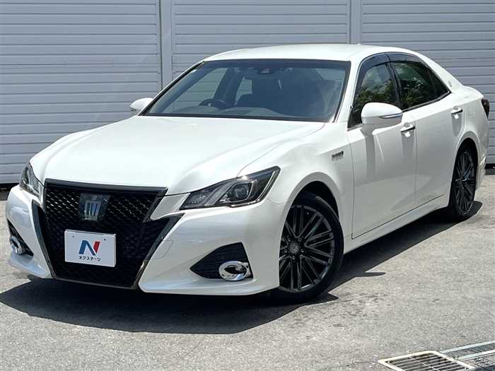 2017 Toyota Crown Hybrid