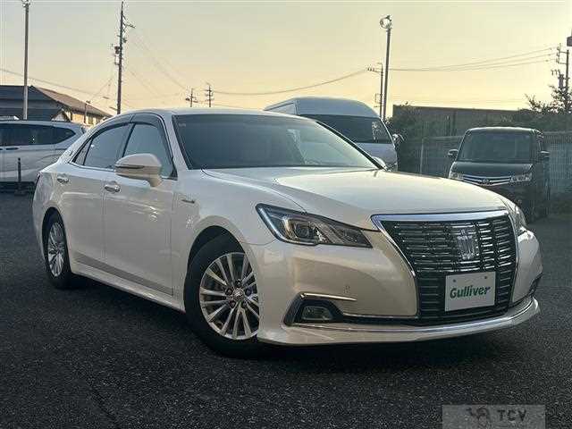 2015 Toyota Crown Hybrid