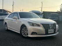 2015 Toyota Crown Hybrid