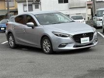 2017 Mazda Axela