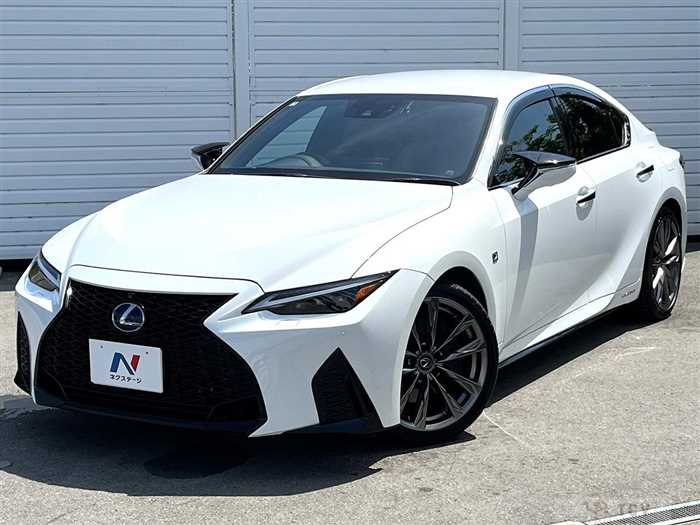 2021 Lexus IS