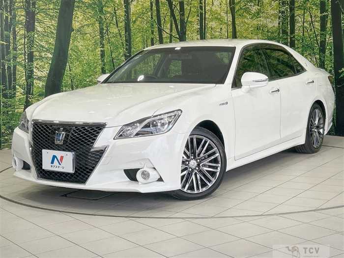 2013 Toyota Crown Hybrid