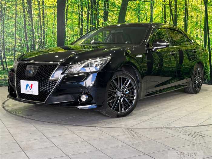 2014 Toyota Crown Hybrid