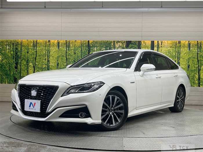 2019 Toyota Crown Hybrid